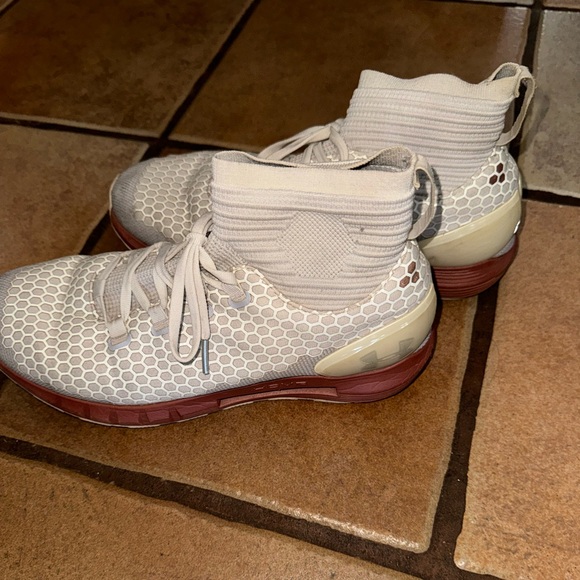 Under Armour Running Shoes Bluetooth - Picture 3 of 6